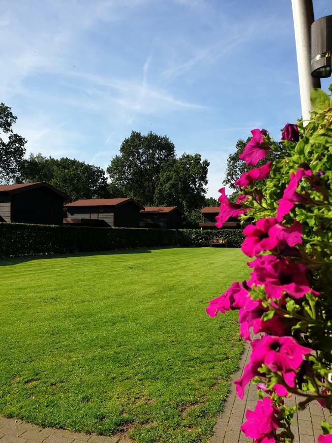 De Eikensingel Hotel Uddel Exterior photo